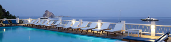 hotel-la-piazza-piscina-2
