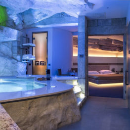 Motel K Suite a Tema & Wellness